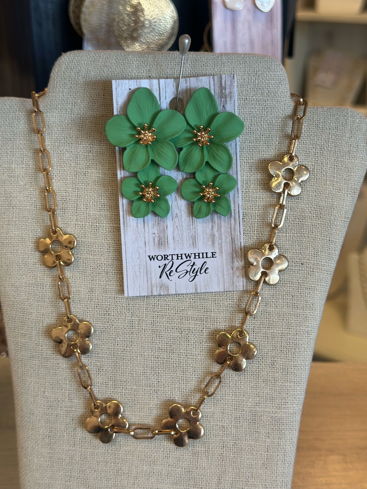 Necklace and Earring set